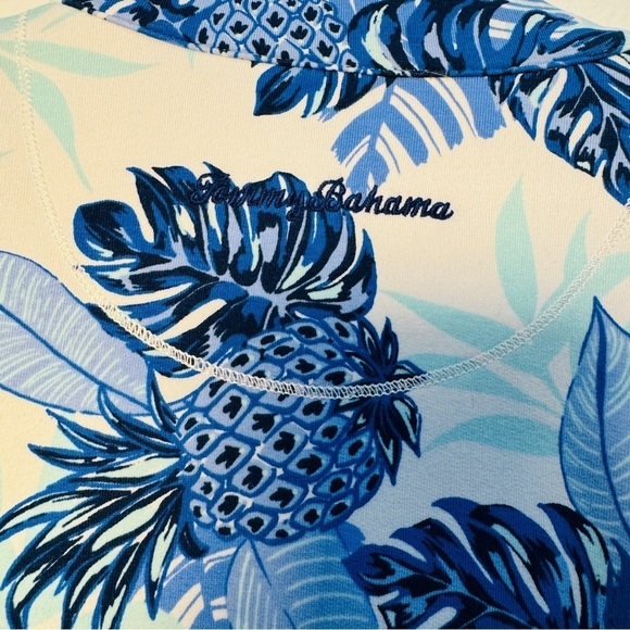 Tommy Bahama Women's Tropical Blue Floral Print Half zip Pullover - Size: Large - Picture 4 of 9